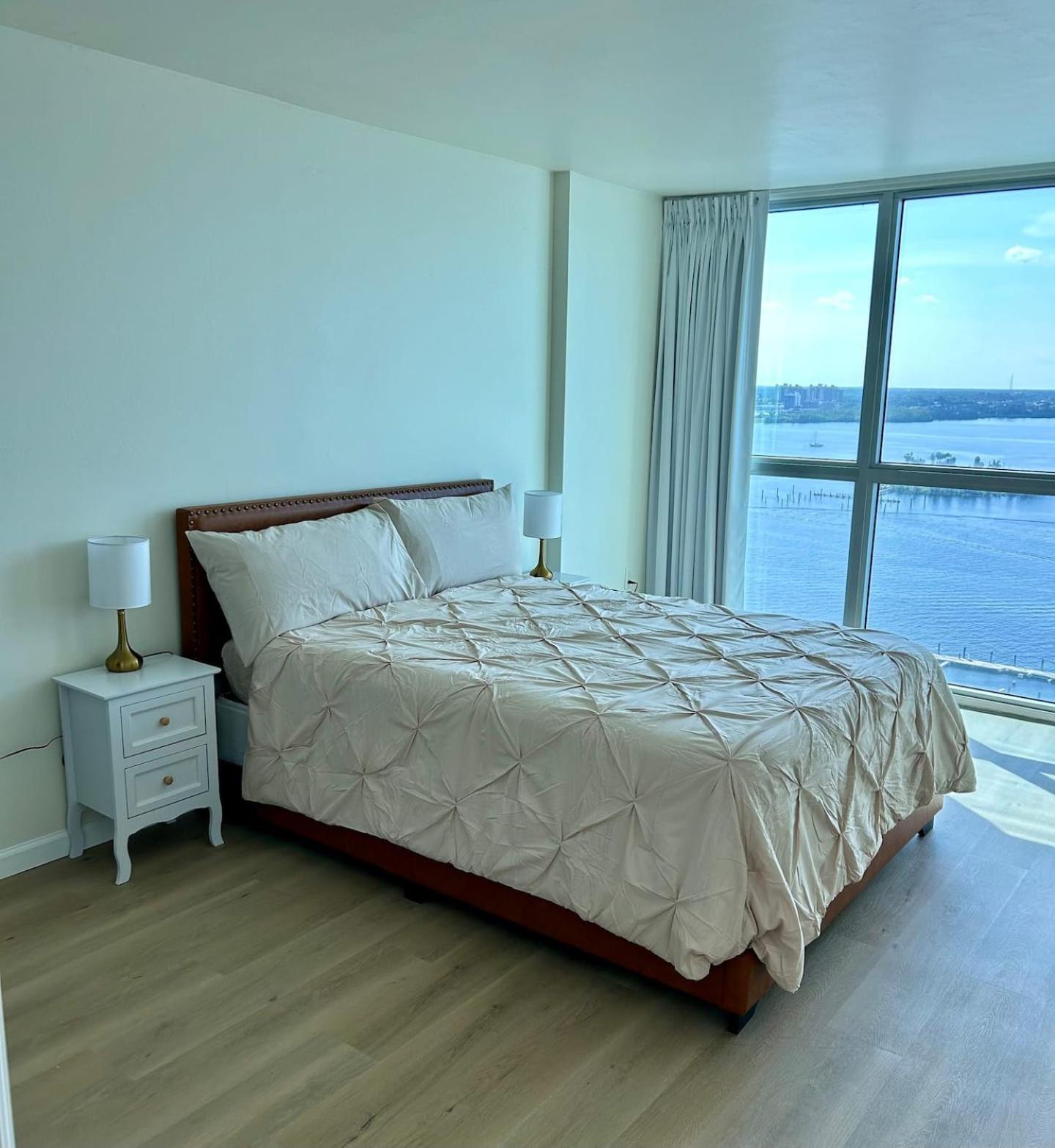 Appartement High-rise Waterfront Haven *